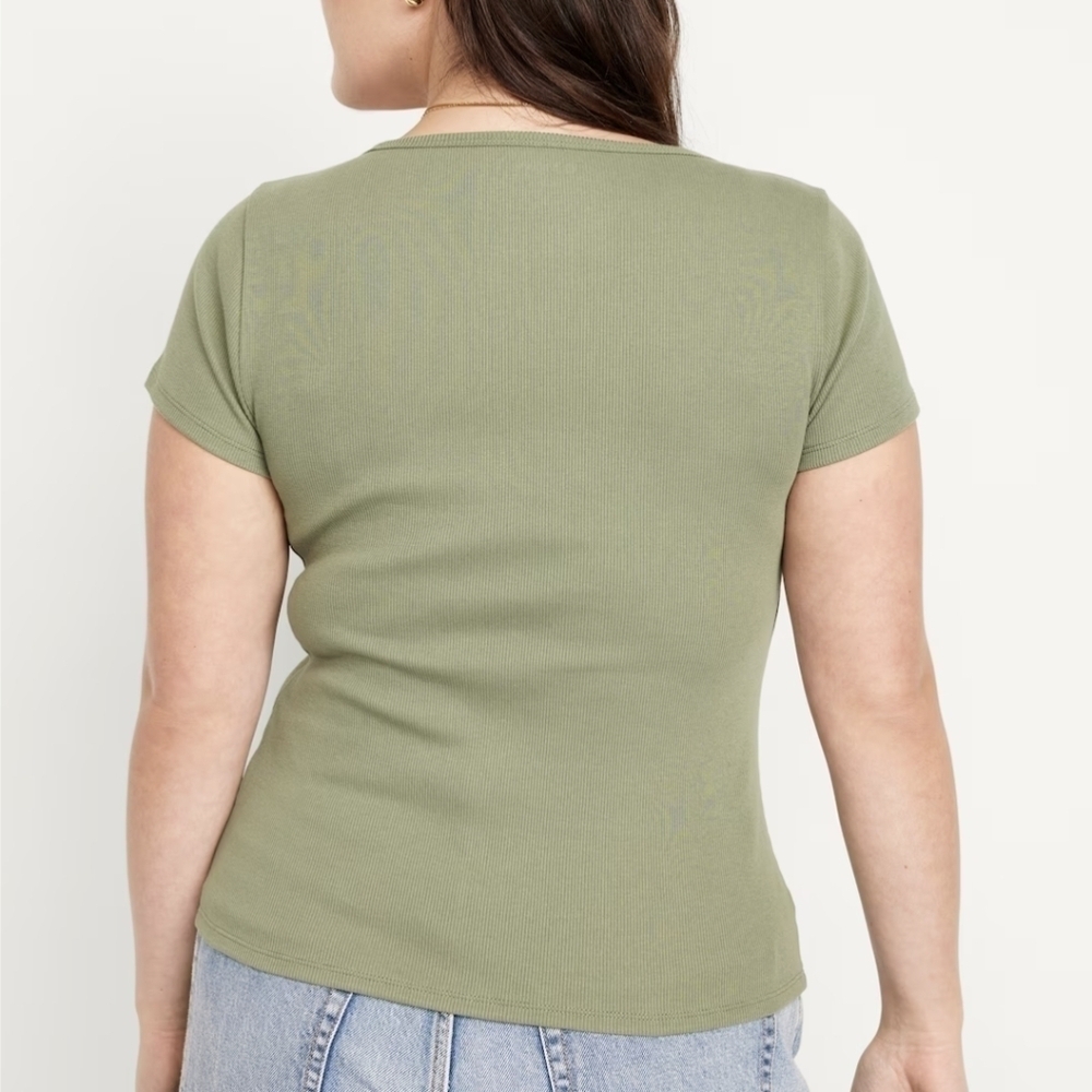 XL • Old Navy • Fitted Square-Neck T-Shirt - Picture 3 of 3